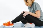 Dolore alle ginocchia, come può aiutarti lo Yoga