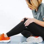 Dolore alle ginocchia, come può aiutarti lo Yoga